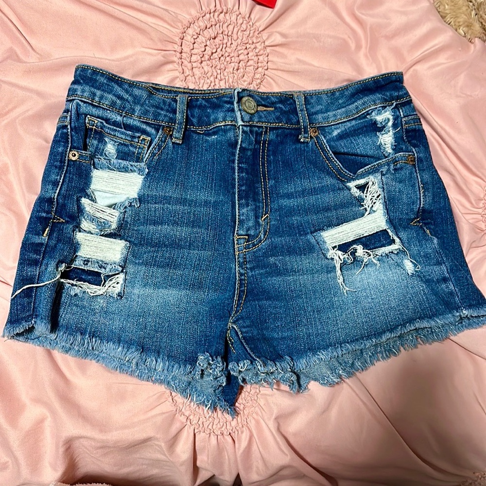 Aeropostale High Waisted Shorty daisy dukes in size 6